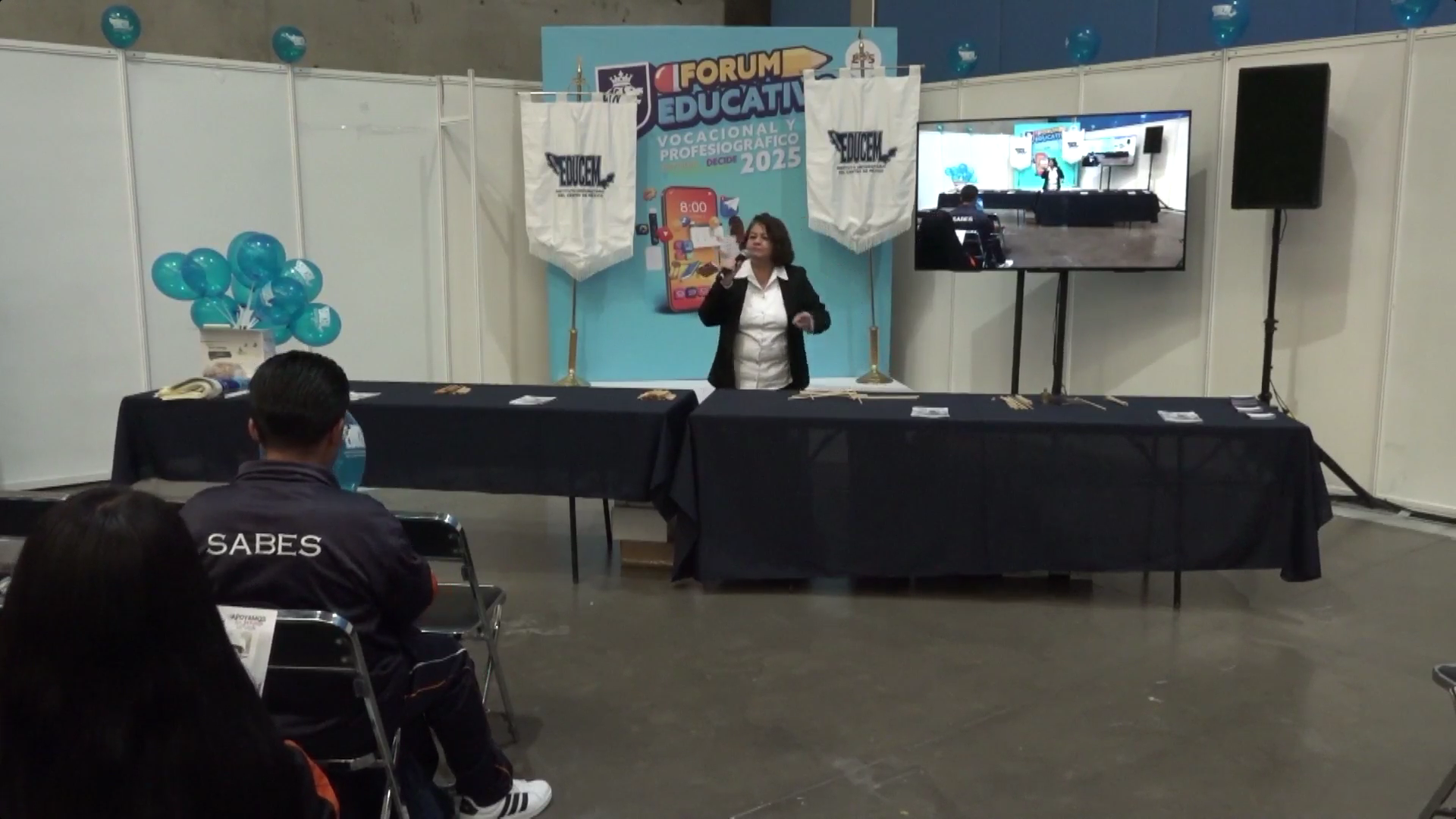 Construye un puente con Leonardo Da Vinci.